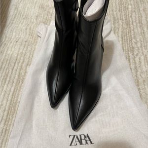 Zara black ankle boots kitten heel size 8/38